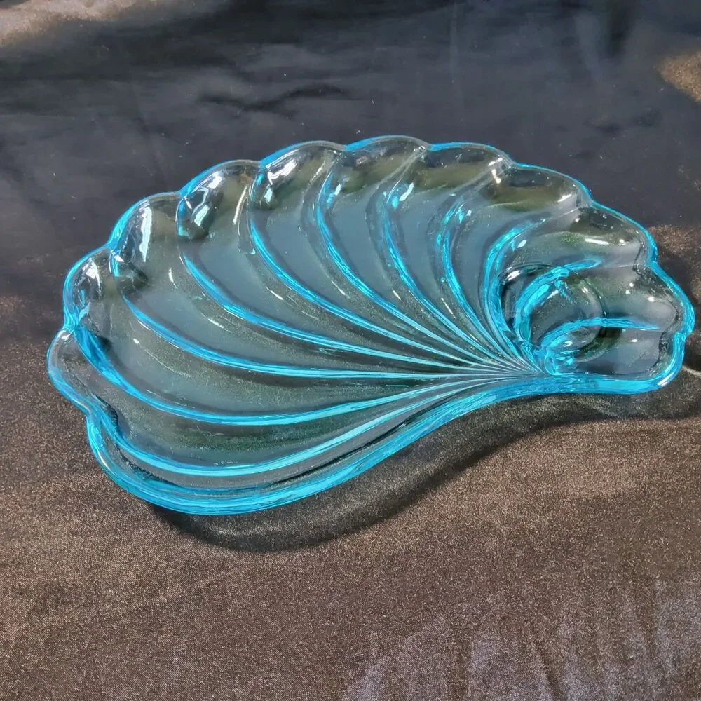 Vintage Hazel Atlas Capri Aqua Blue Glass Seashell Snack Plate Tray Clam Shell
